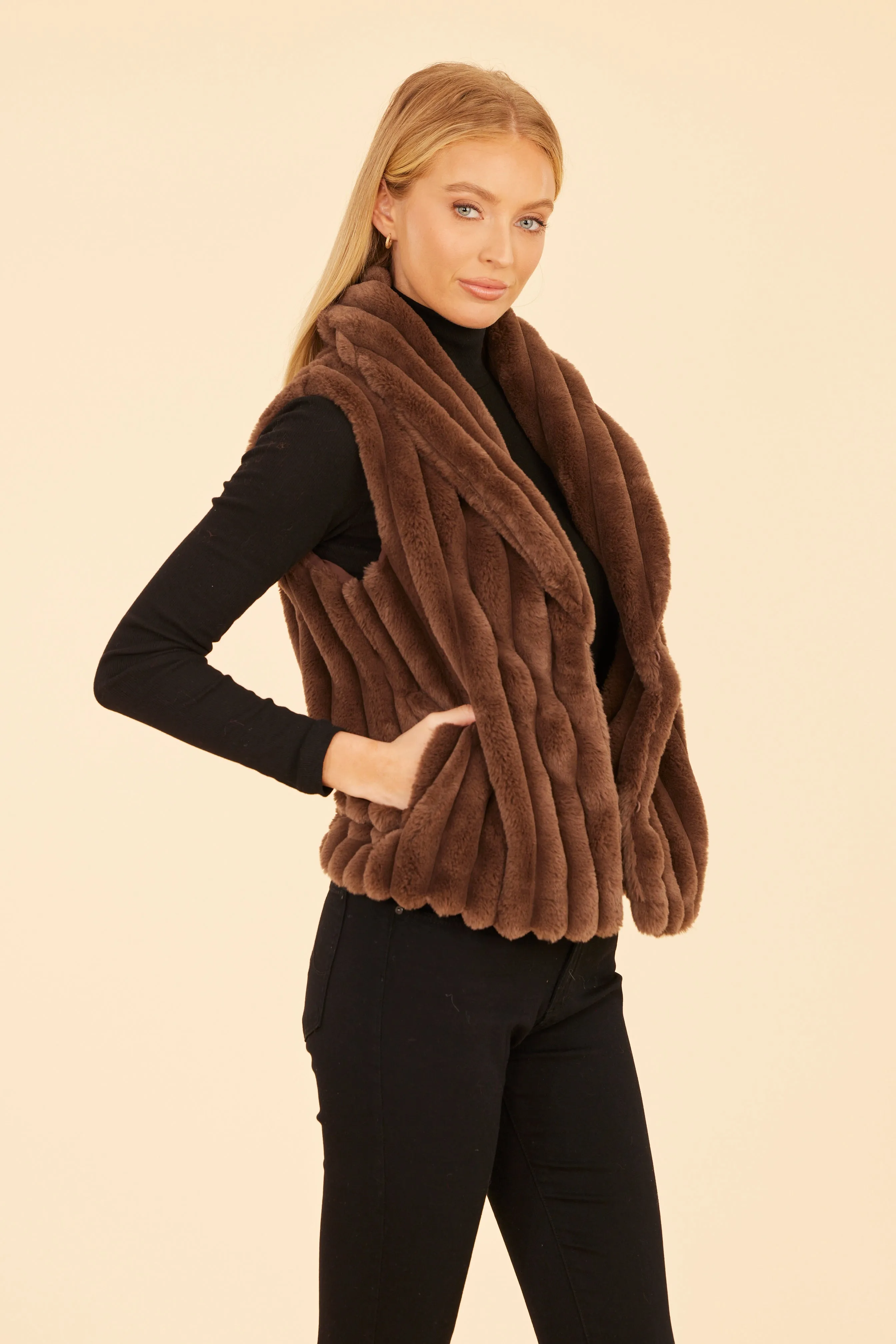 Faux Fur Grooved Vest